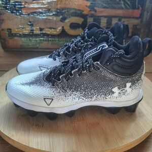 Under Armor Cleats, Kids Size 1, Spotlight Franchise RM 2.0 football shoes